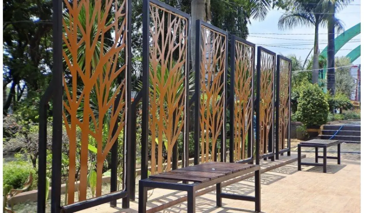 The Ultimate Guide to FenceCraft: Building Beautiful and Durable Fences for Every Need